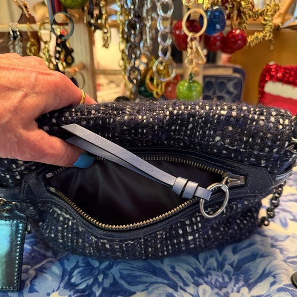 Coach Navy Tweed Convertible crossbody with gun metal hardware - Picture 5 of 11